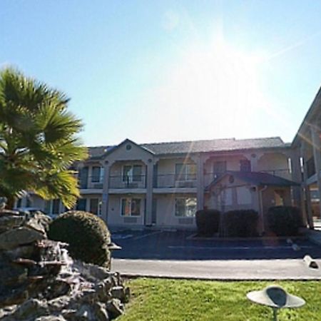 Cloverdale Wine Country Inn & Suites Exterior photo