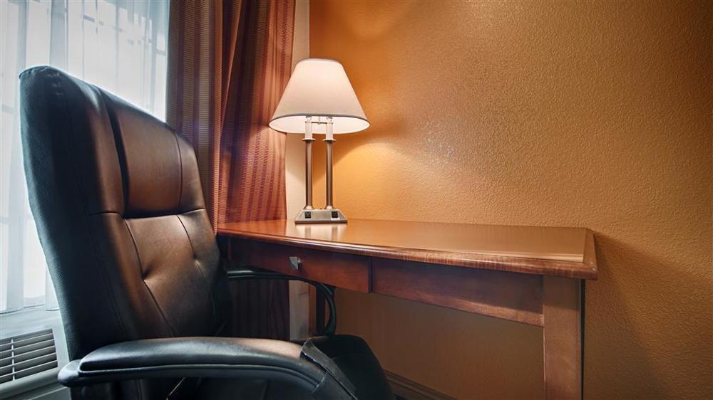 Cloverdale Wine Country Inn & Suites Room photo