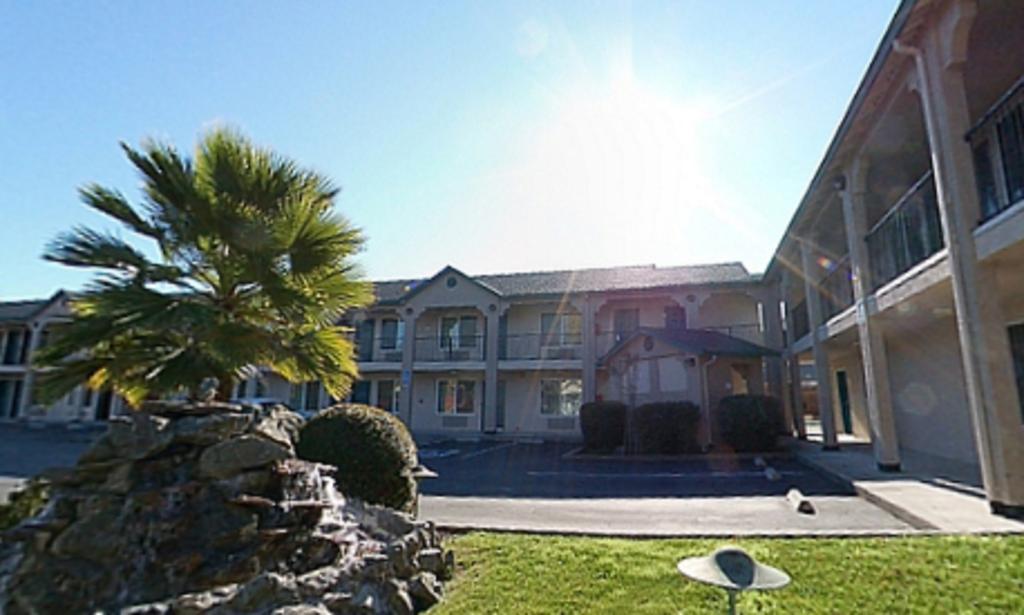 Cloverdale Wine Country Inn & Suites Exterior photo