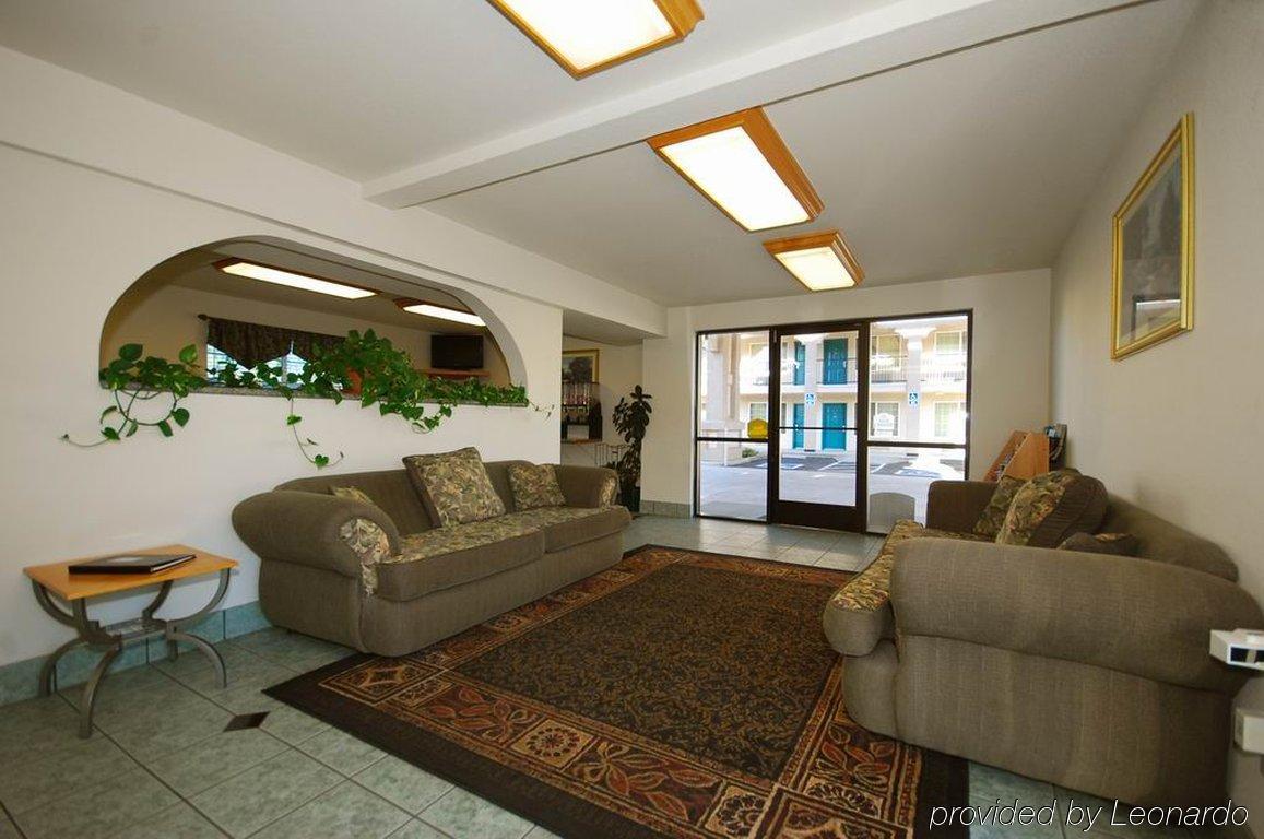 Cloverdale Wine Country Inn & Suites Interior photo