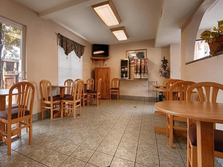 Cloverdale Wine Country Inn & Suites Exterior photo