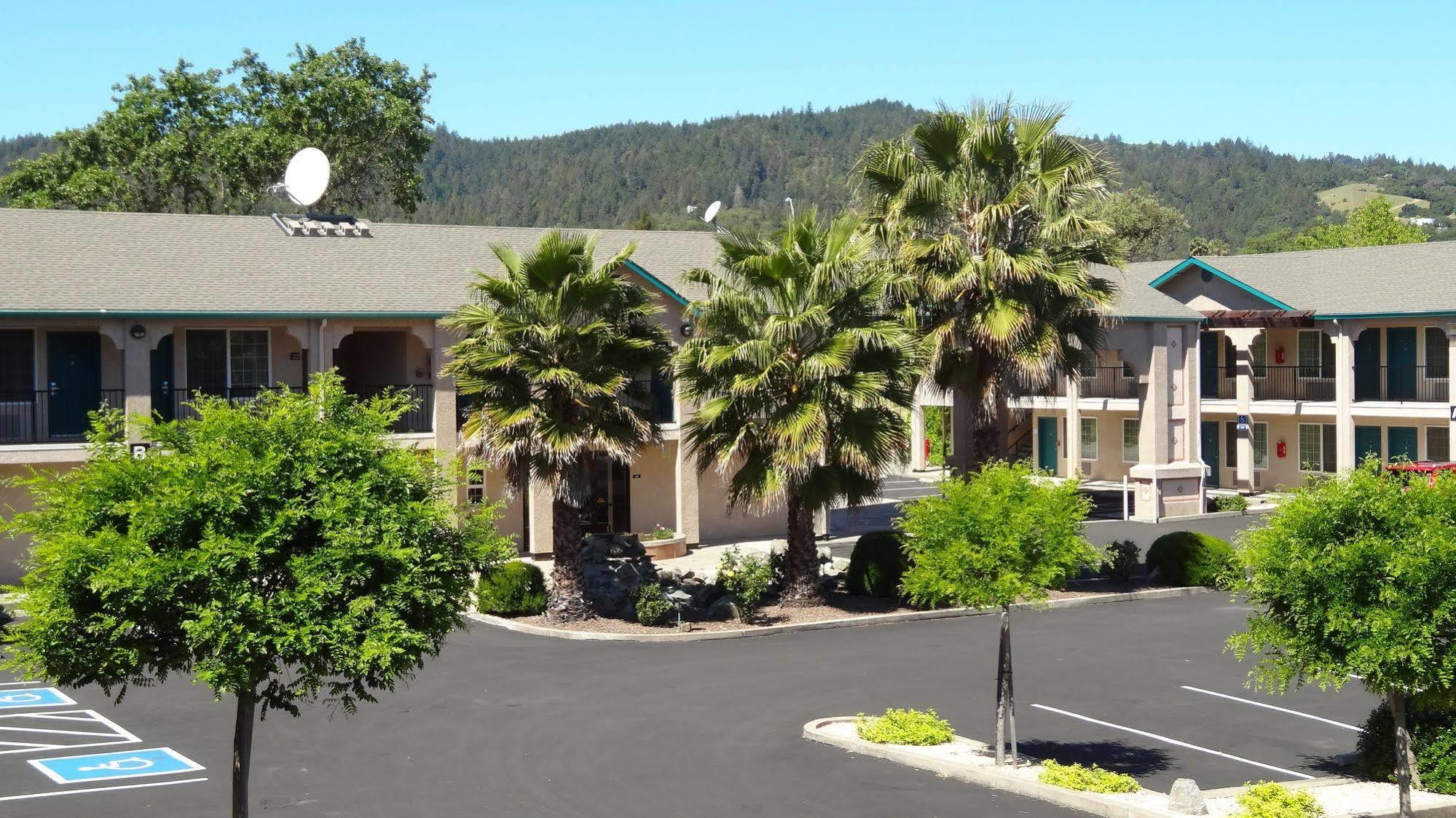 Cloverdale Wine Country Inn & Suites Exterior photo