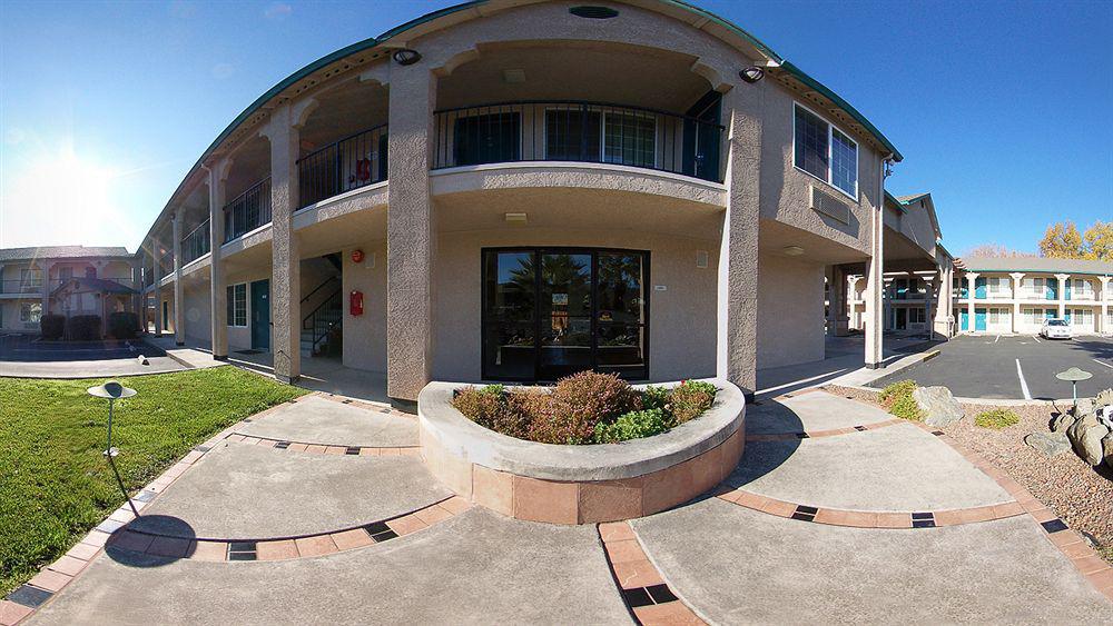Cloverdale Wine Country Inn & Suites Exterior photo