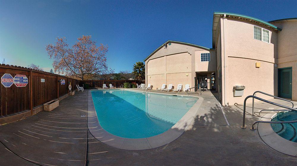 Cloverdale Wine Country Inn & Suites Exterior photo